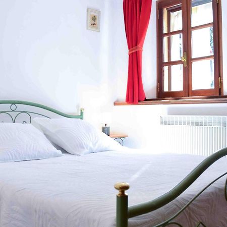 Гостевой дом Les Grands Pres Des Baronnies La Roche-sur-le-Buis Экстерьер фото